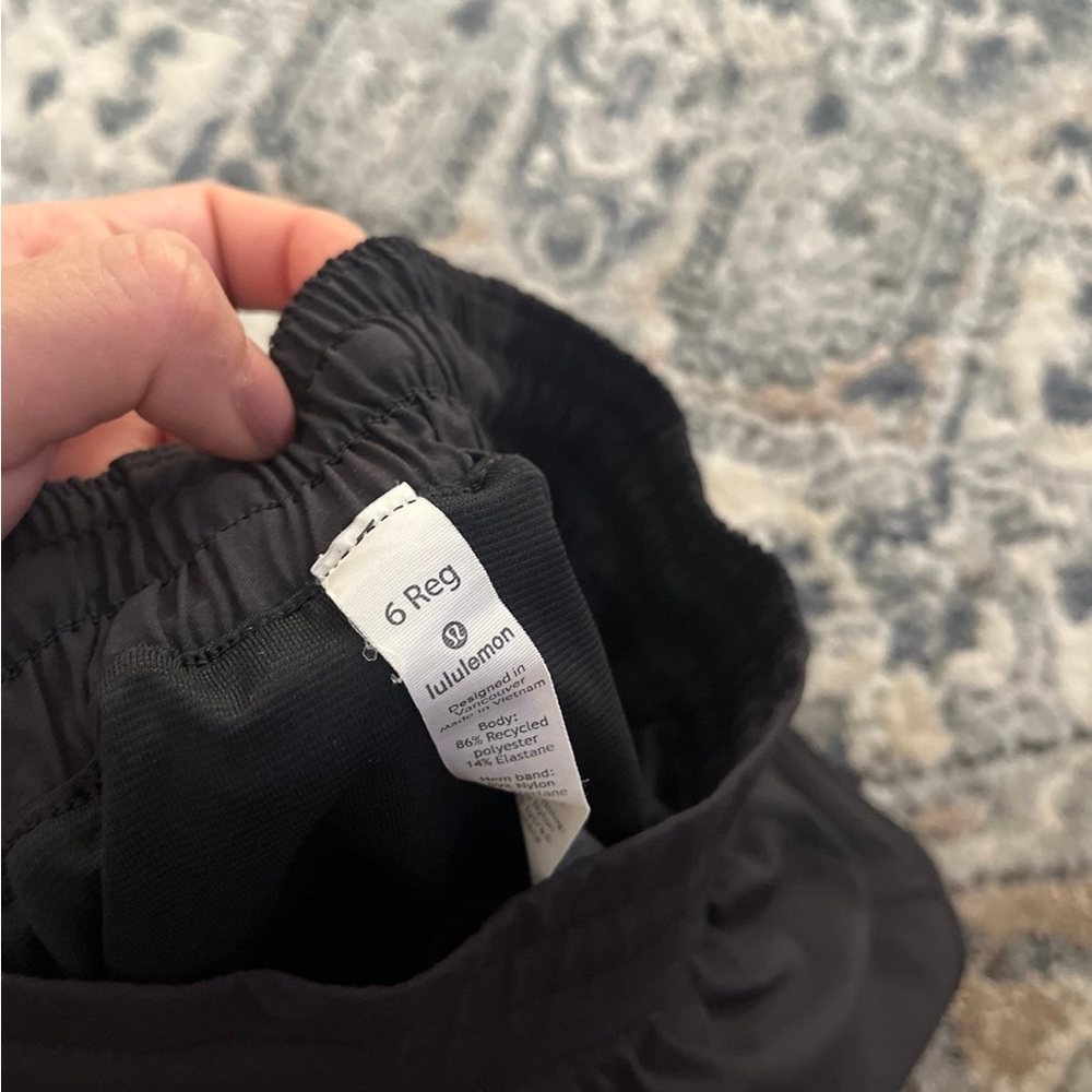 Lululemon - Picture 4 of 4